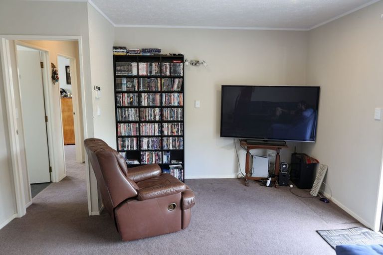 Photo of property in 4/7 Settlement Road, Papakura, 2110