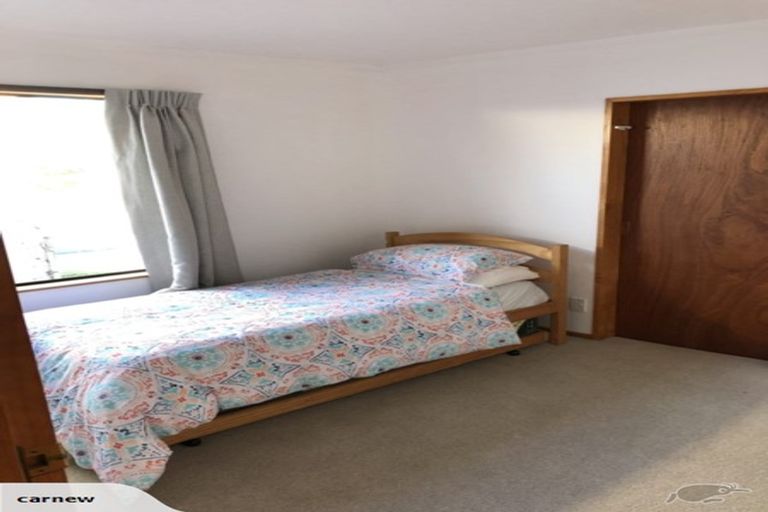 Photo of property in 38 Eruini Street, Waikanae Beach, Waikanae, 5036