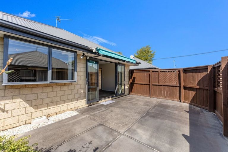 Photo of property in 24b Sawyers Arms Road, Northcote, Christchurch, 8052