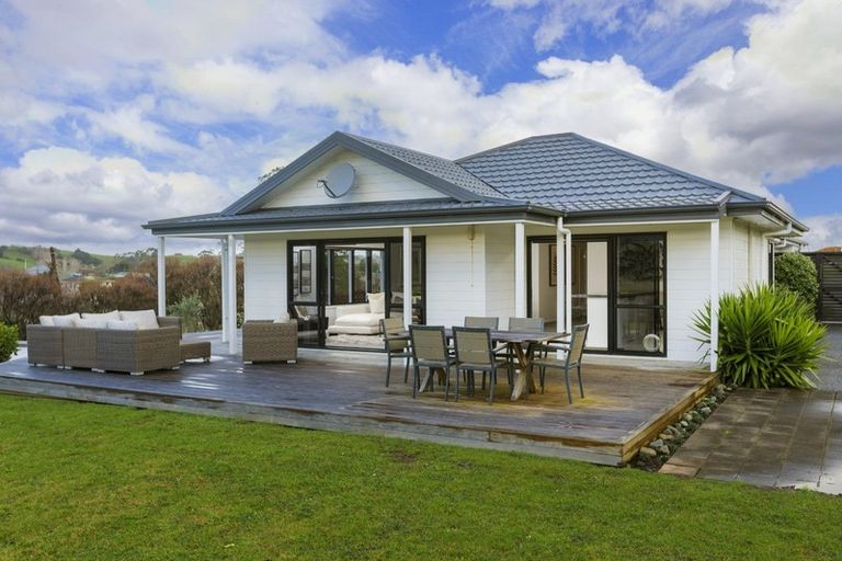 Photo of property in 21 Laly Haddon Place, Matakana, Warkworth, 0985