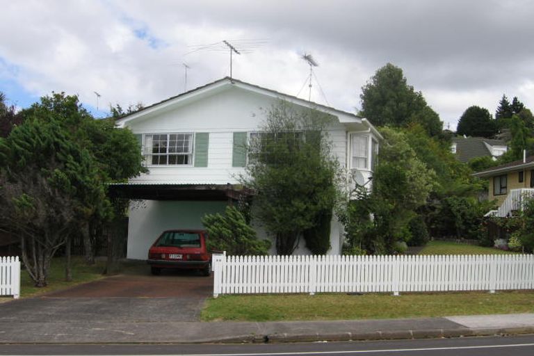 Photo of property in 53 Trias Road, Totara Vale, Auckland, 0629