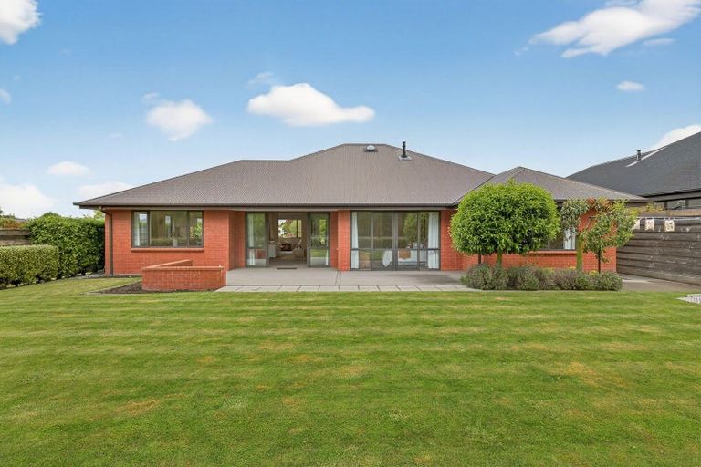 Photo of property in 75 Huntingdon Drive, Rangiora, 7400