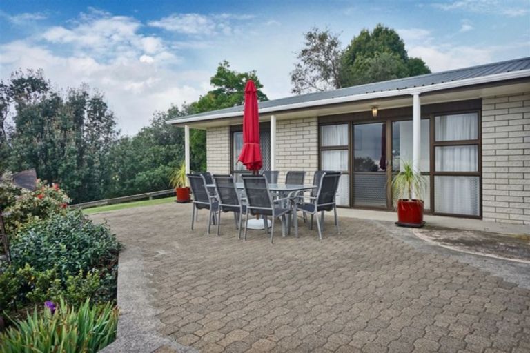 Photo of property in 1568a Old Coach Road, Pukehina, 3186