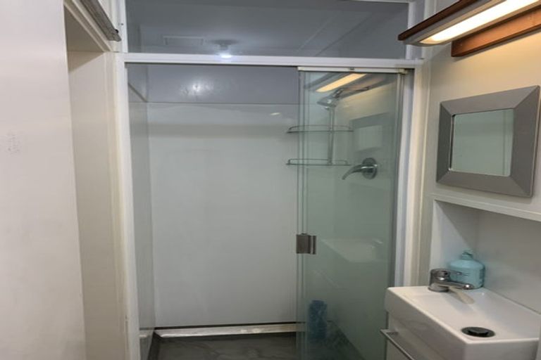 Photo of property in 14 Pokohiwi Road, Normandale, Lower Hutt, 5010