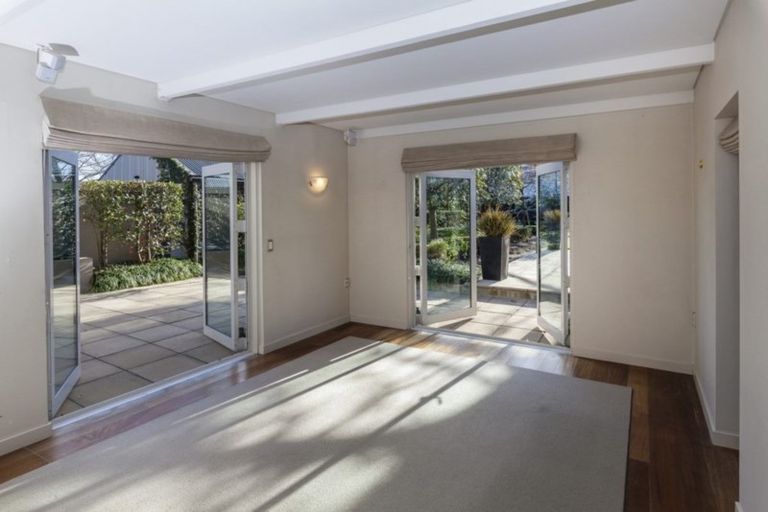 Photo of property in 21 Plynlimon Road, Fendalton, Christchurch, 8052