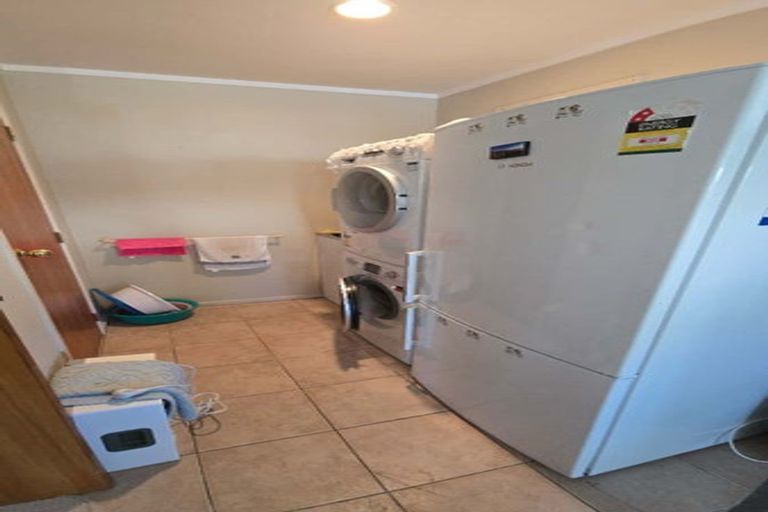 Photo of property in 6 San Lorenzo Rise, Henderson, Auckland, 0612