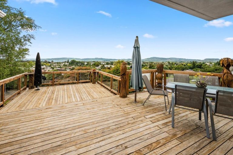 Photo of property in 10 Takahe Place, Selwyn Heights, Rotorua, 3015