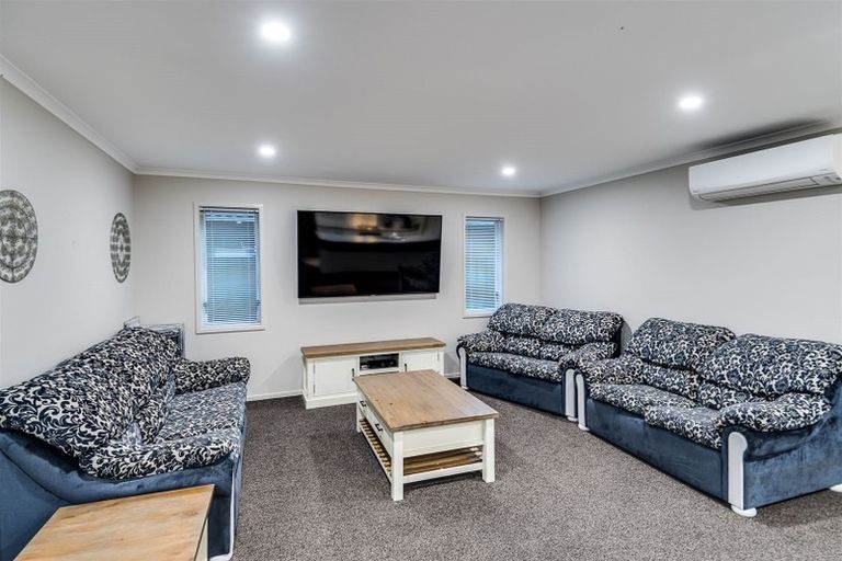 Photo of property in 76 Eriksen Road, Te Awa, Napier, 4110