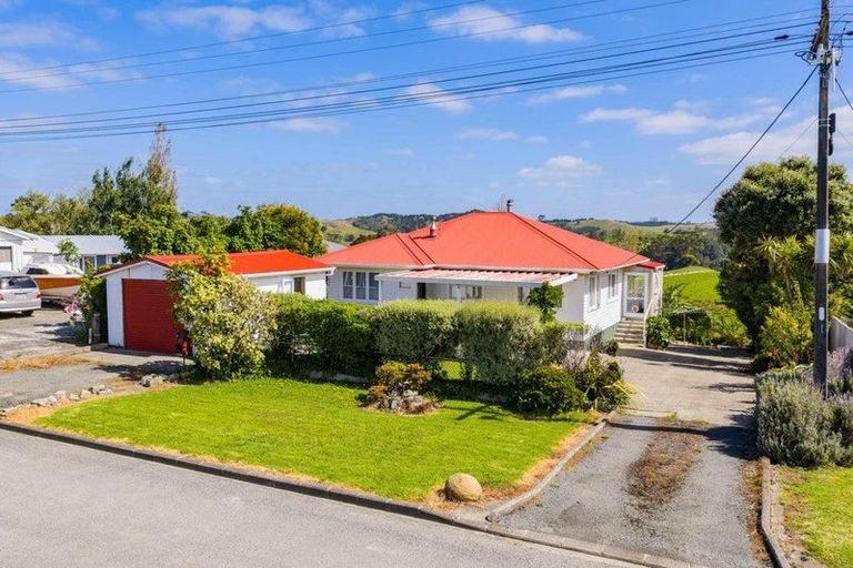 Photo of property in 1 Griffin Road, Maungaturoto, 0520