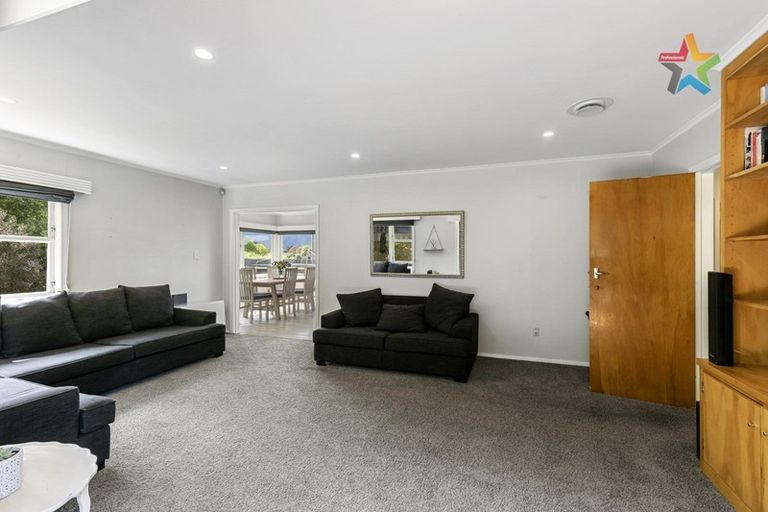 Photo of property in 258 Grounsell Crescent, Belmont, Lower Hutt, 5010