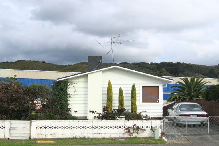 Photo of property in 37 Mountbatten Grove, Clouston Park, Upper Hutt, 5018