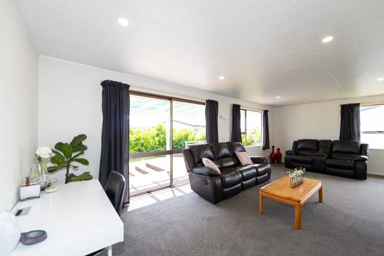 Photo of property in 43 Ryan Crescent, Greenmeadows, Napier, 4112