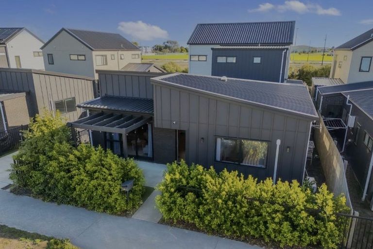 Photo of property in 63 Black Beech Crescent, Takanini, 2110