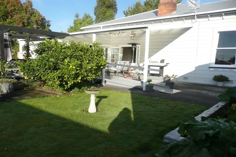 Photo of property in 27 Pukepapa Road, Marton, 4710