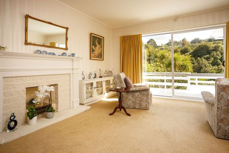 Photo of property in 4 Panorama Grove, Harbour View, Lower Hutt, 5010