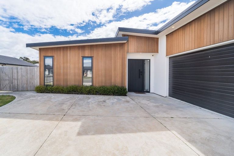 Photo of property in 61 Freedom Drive, Kelvin Grove, Palmerston North, 4414