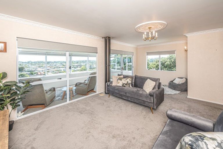 Photo of property in 14 Rawhiti Place, Saint Johns Hill, Whanganui, 4501