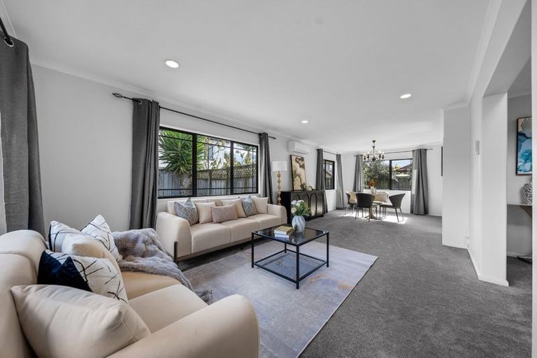 Photo of property in 26 Thornbury Crescent, East Tamaki Heights, Auckland, 2016