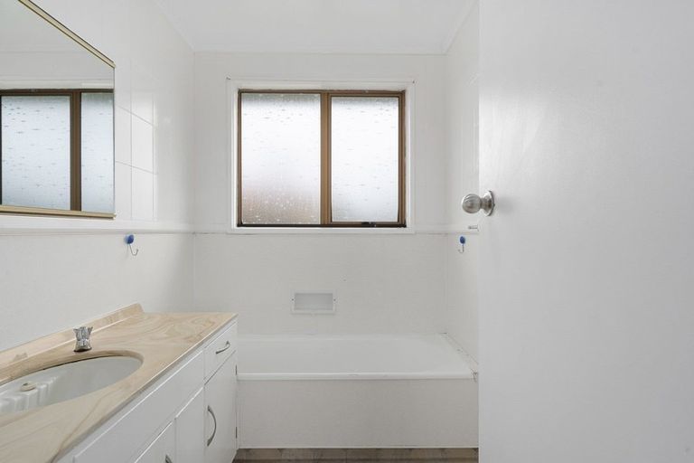 Photo of property in 12 Denmark Terrace, Midhirst, Stratford, 4394