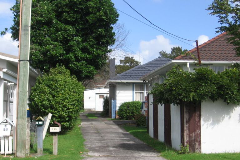 Photo of property in 2/25 Edwards Avenue, Henderson, Auckland, 0610