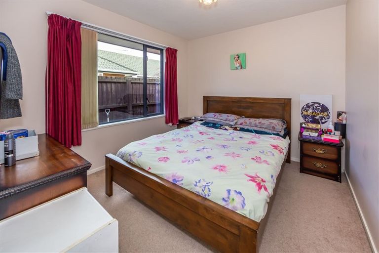 Photo of property in 2/5 Murfitt Place, Sockburn, Christchurch, 8042