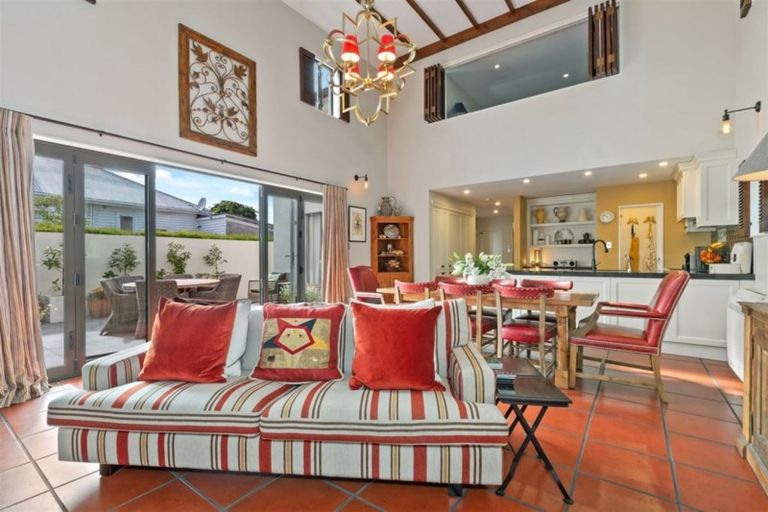 Photo of property in 24 Taylors Avenue, Bryndwr, Christchurch, 8052