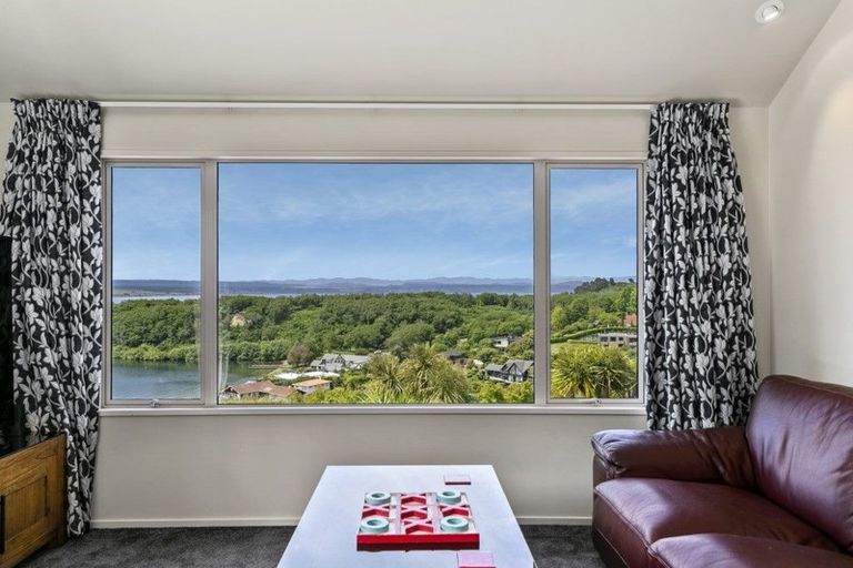 Photo of property in 27 Te Urunga Place, Acacia Bay, Taupo, 3330