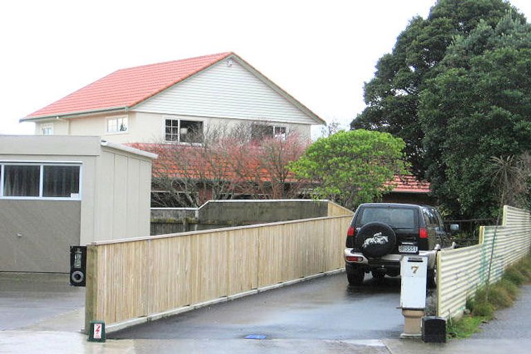 Photo of property in 7 Hughes Avenue, Hokowhitu, Palmerston North, 4410