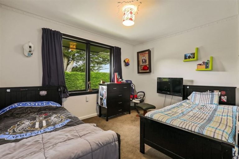 Photo of property in 13 Madeley Road, Mount Pleasant, Christchurch, 8081