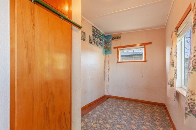 Photo of property in 30 Anzac Avenue, Onekawa, Napier, 4110