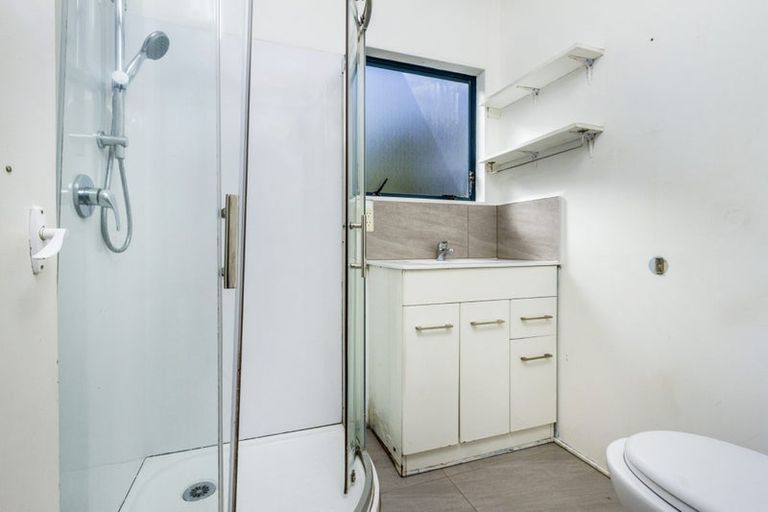 Photo of property in 4a Windy Ridge Road, Glenfield, Auckland, 0629