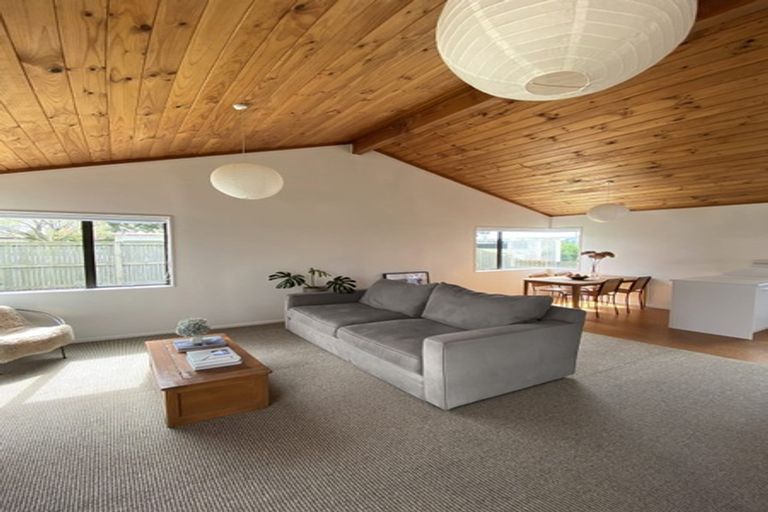 Photo of property in 3a Lyn Grove, Papamoa Beach, Papamoa, 3118