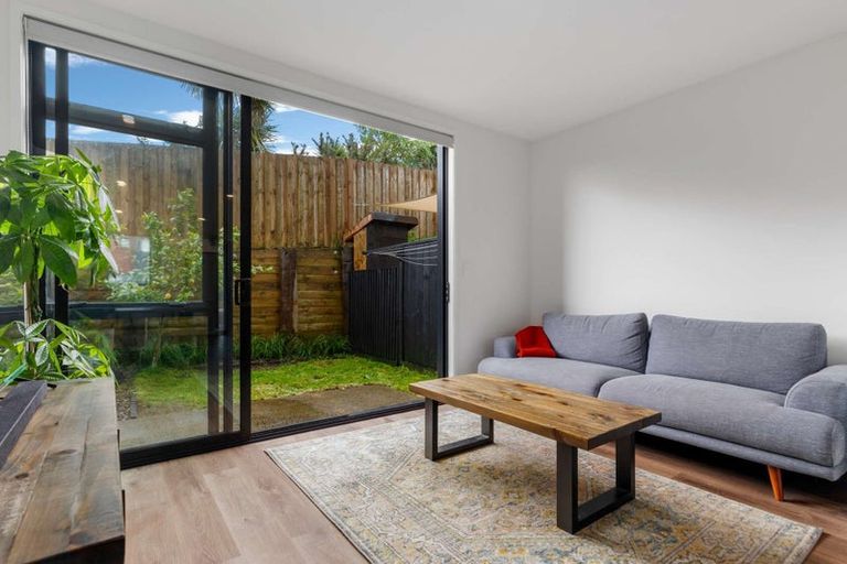 Photo of property in 12 Rara Lane, Manukau, Auckland, 2104