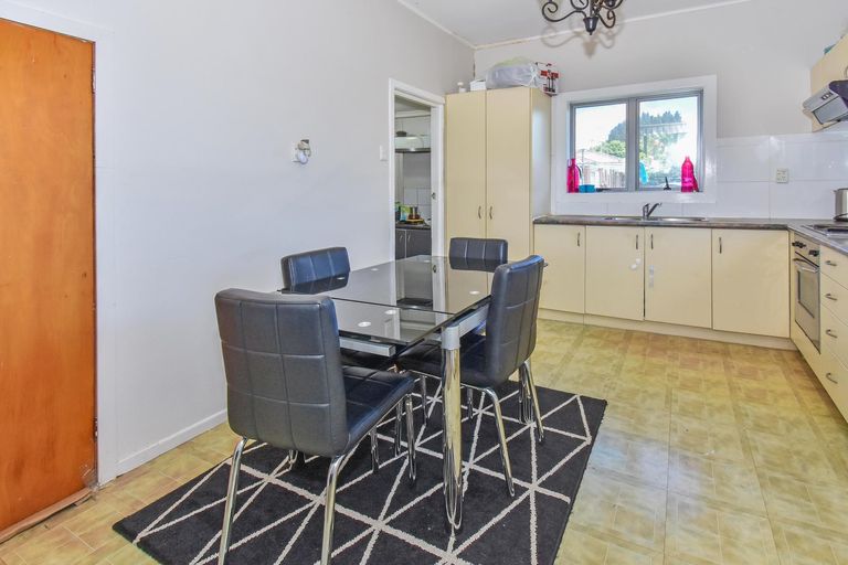 Photo of property in 323 Massey Road, Mangere East, Auckland, 2024
