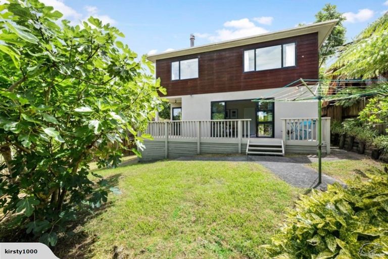 Photo of property in 2/7 Juneau Place, Glendene, Auckland, 0602