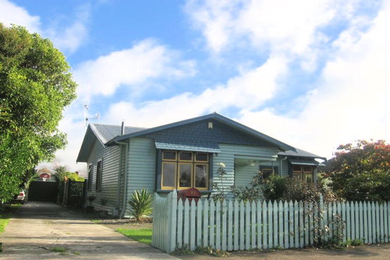 Photo of property in 38 Burns Avenue, Takaro, Palmerston North, 4412