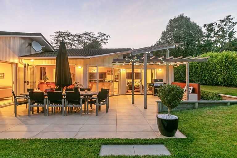 Photo of property in 11 Northgrove Avenue, Hillcrest, Auckland, 0627