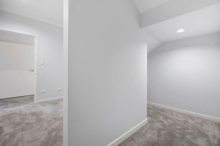 Photo of property in 1 Mchardy Place, Glenfield, Auckland, 0627