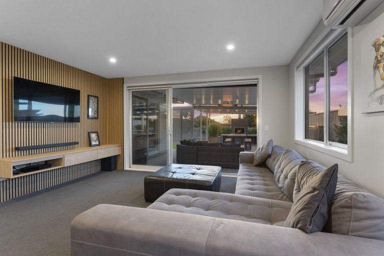 Photo of property in 5 Mahia Lane, Waikanae, 5036