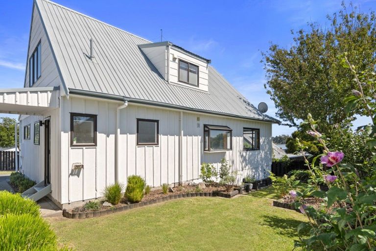 Photo of property in 3 Rangataua Street, Welcome Bay, Tauranga, 3112