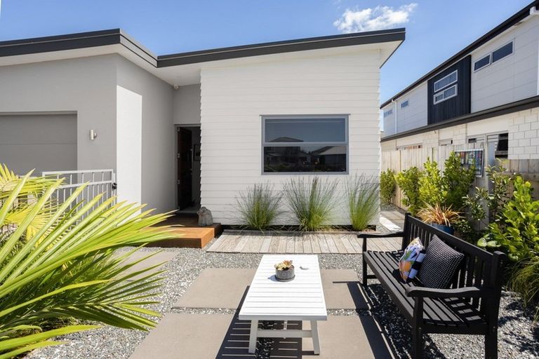 Photo of property in 14 Hugo Way, Papamoa Beach, Papamoa, 3118