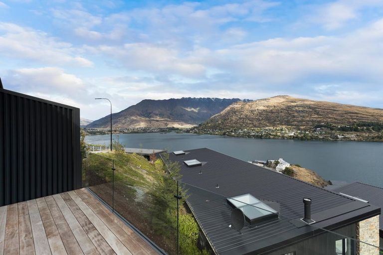 Photo of property in 15a Potters Hill Drive, Queenstown, 9300