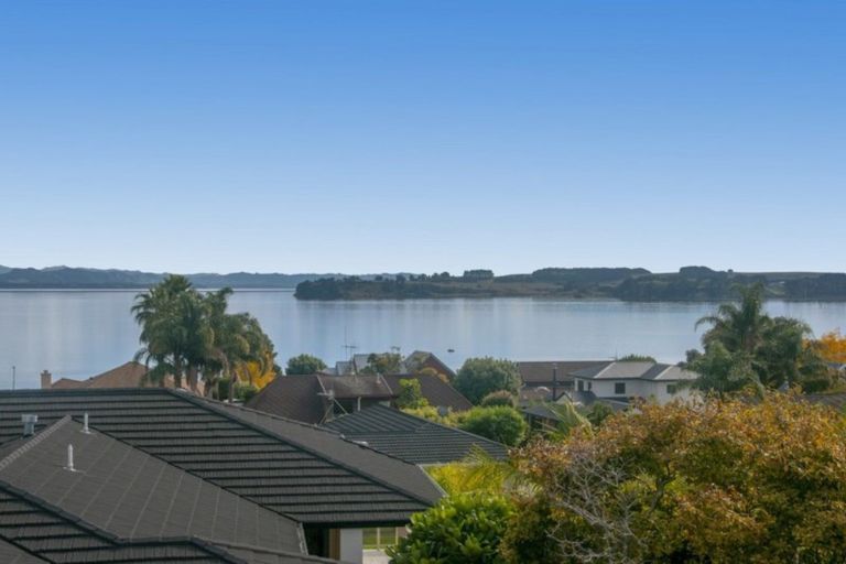 Photo of property in 12 Vivian Drive, Omokoroa, 3114