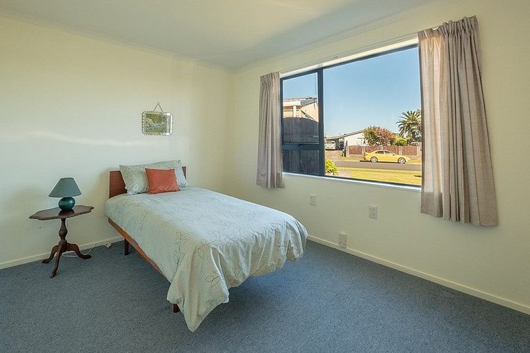Photo of property in 64 Sunnyvale Street, Bell Block, New Plymouth, 4312