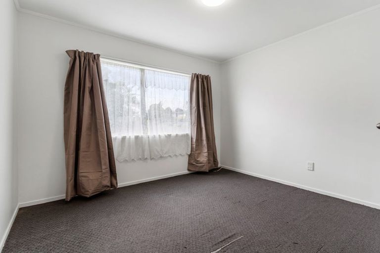 Photo of property in 43 Frobisher Way, Clendon Park, Auckland, 2103