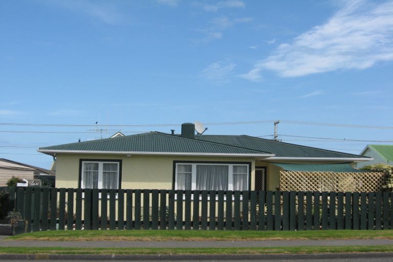 Photo of property in 95 Hinau Street, Castlecliff, Whanganui, 4501