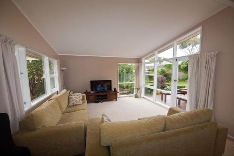 Photo of property in 5 Chudleigh Grove, Churton Park, Wellington, 6037