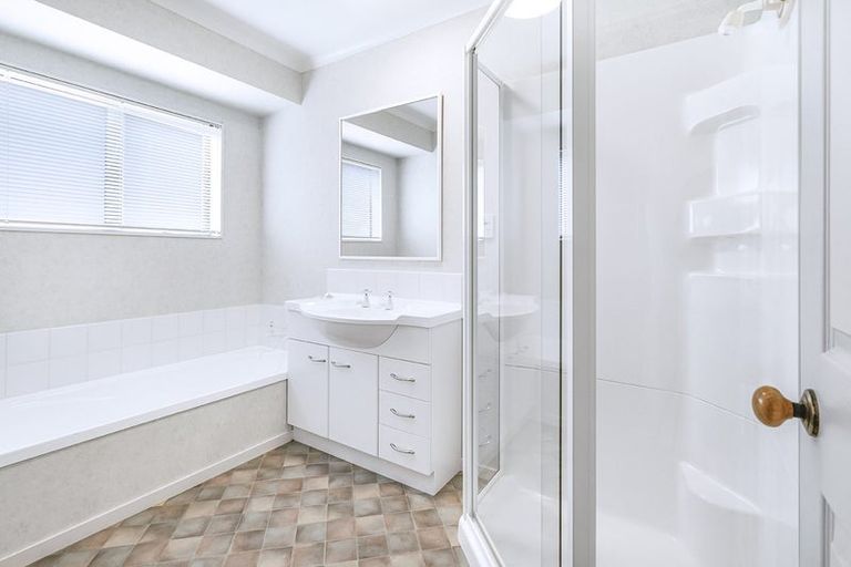 Photo of property in 18 John Webb Drive, Glenview, Hamilton, 3206