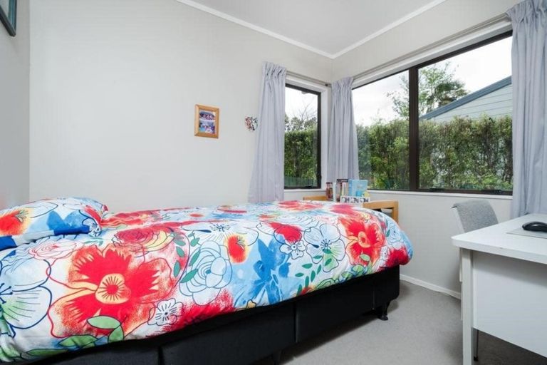 Photo of property in 19 Jacinta Grove, Swanson, Auckland, 0612