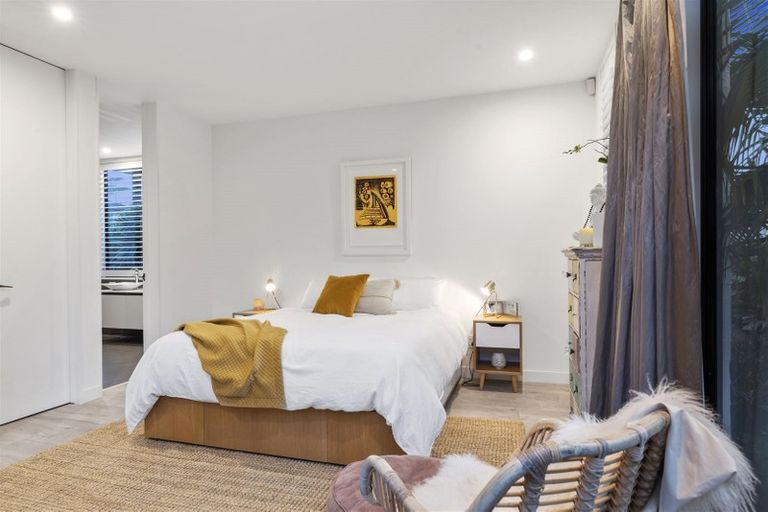 Photo of property in 2/7 Northumberland Avenue, Hauraki, Auckland, 0622